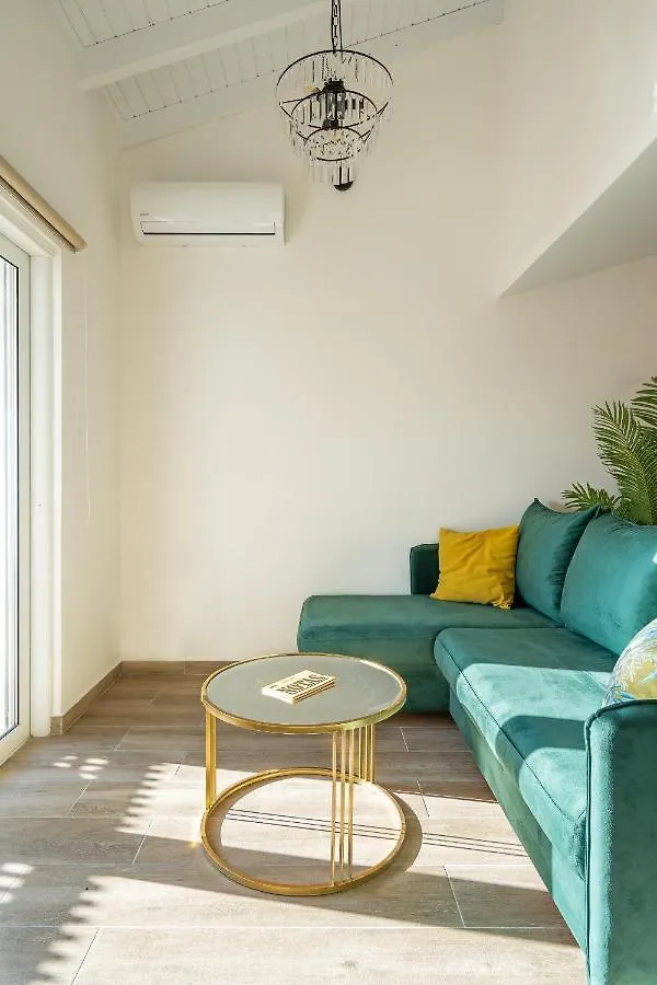 Grouzi Loft Apartment Skala
